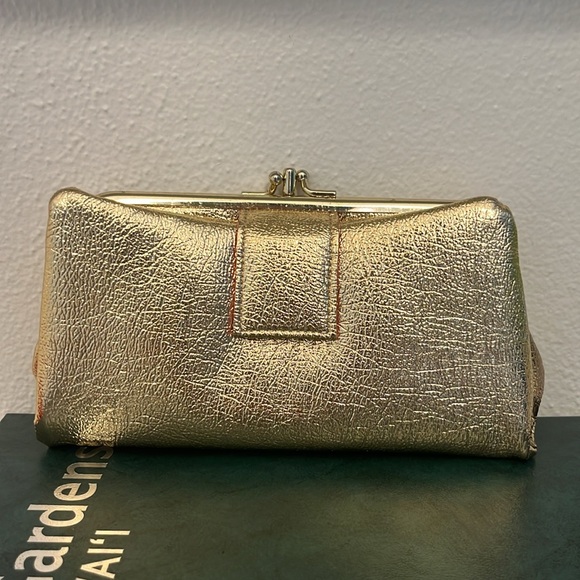Vintage Gold Clutch - Picture 1 of 9